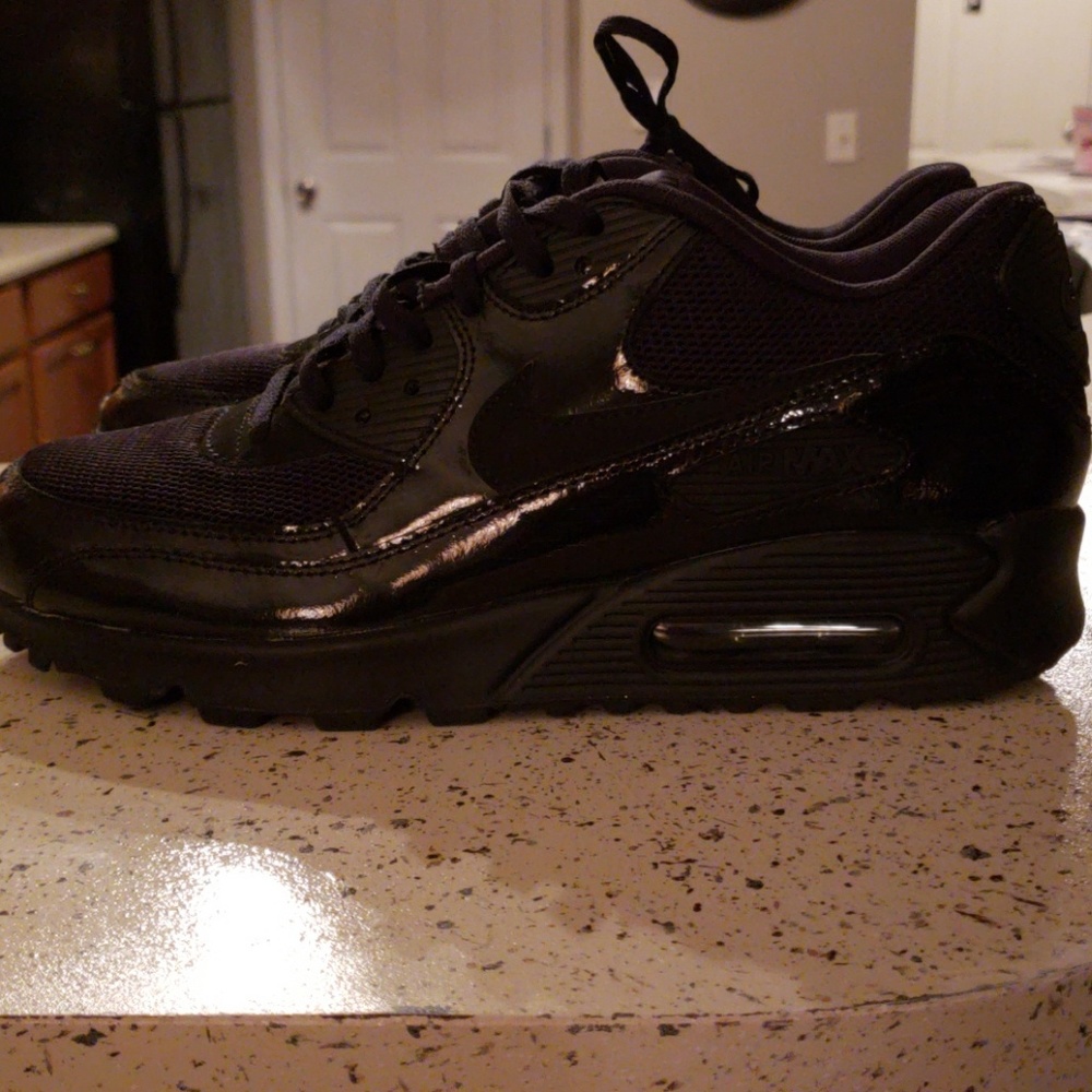 All black Air Max